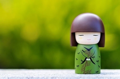 把你的脸迎向阳光,那就不会有阴影